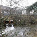 Miles de litros de agua de León llegan cada día Asturias y se filtran en la Variante de Pajares.