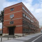 La antigua residencia ha sido ya abandonada por los trabajadores del Adif por su estado. RAMIRO
