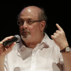 El escritor hindú, Salman Rushdie.