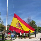 Izado de bandera en el Día de las Fuerzas Armadas en León