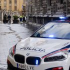 Imagen de archivo de un policía local en León.