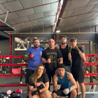 Raúl Castellano 'El Niño', con los boxeadores que participarán en el interclubes de Guadalajara