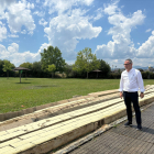 El concejal Carlos Cortina, en su visita a la zona afectada.
