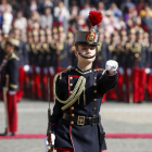La princesa de Asturias, Leonor de Borbón, desfila antes de jurar bandera con el resto de los cadetes de su curso en una ceremonia oficial celebrada en la Academia Militar de Zaragoza y presidida por su padre, el rey Felipe VI. EFE/Javier Cebollada