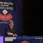 El ministro para la Transformación Digital y de la Función Pública, José Luis Escrivá, en el Bootcamp del Incibe en León.