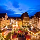 Iluminación de un mercado de Navidad en Alemania.