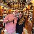 El chef español José Andrés, en la nueva tienda Entrepeñas Oviedo El Fontán