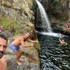 Joseba Arguiñano disfrutando por León de los últimos días de vacaciones con la familia y unos amigos
