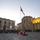 "Solemne homenaje de respeto y exaltación a la Bandera de España, enseña de la Patria y símbolo de su unidad y de la convivencia nacional".