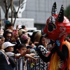 Personas participan en el desfile del Día de Muertos este 2 de noviembre de 2024, en la Ciudad de México (México). EFE/ Sáshenka Gutiérrez