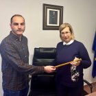 Alberto Quiroga recogiendo el bastón de mando.