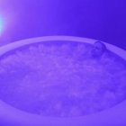 El Teatro Principal de Zamora sustituye la butaca por un jacuzzi para "Bautismo", una experiencia escénica inmersiva, personal y evocadora.