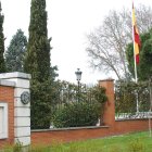 Imagen de archivo de la entrada del Complejo de La Moncloa. EFE/Víctor Lerena