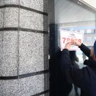 El Corte Inglés de León reparte el Primer premio de la lotería del Niño.