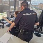 Imagen de archivo de dos agentes de la Policía Nacional