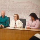 El alcalde de León, José Antonio Diez, presenta junto a la directora de Cáritas Diocesana de León, Aurora Baza, y el presidente de Cruz Roja, Daniel Hernández, un proyecto de colaboración conjunta