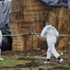 Policía científica en el lugar de los hechos, en una finca cercana a Ciudad Rodrigo (Salamanca)