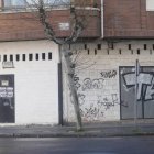 Locales comerciales cerrados en la ciudad de León.