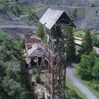 Vissta panorámica del castillete del Pozo Ibarra en Ciñera de Gordón.