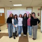 Las organizadoras con algunas de las productoras participantes.
