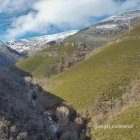 Imagen de las montañas afectadas por los proyectos eólicos planteados por Repsol en el Bierzo.
