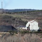 Carbón apilado en el Pozo Alicia, en una imagen de esta semana.