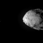 Vista de dos asteroides en el espacio.