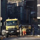 Imagen de este lunes del edificio afectado por una explosión de gas en Mieres (Asturias) que se ha derrumbado. EFE/J.L.Cereijido