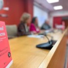Imagen del libro durante la presentación de la investigación en Valladolid.