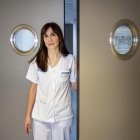 "Cuando me iba a casa durante la pandemia de la covid-19, yo seguía trabajando en sueños, seguía poniendo medicación", ha explicado a EFE la actual supervisora de enfermería de enfermedades infecciosas y medicina preventiva del Hospital Universitario San Pedro de Logroño, Olga Mateo, que hace cinco años ejercía como enfermera en esta planta. Sus primeros recuerdos de la pandemia, cuando se detectaron los iniciales casos en La Rioja en marzo de 2020, son de "caos" y de "impotencia" porque "en una semana teníamos la planta doblada de pacientes y toda llena", lo que se extendió en pocos días al resto del hospital. EFE/ Raquel Manzanares