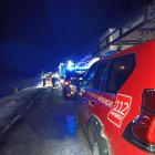 Cuatro jóvenes de 21 años de Madrid han fallecido al despeñarse en la madrugada de este sábado el vehículo en el que viajaban en el puerto de Lunada (Cantabria) por una ladera de 200 metros. EFE/ 112 de Cantabria / ***SOLO USO EDITORIAL/SOLO DISPONIBLE PARA ILUSTRAR LA NOTICIA QUE ACOMPAÑA (CRÉDITO OBLIGATORIO)***
