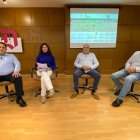 Participantes de la mesa redona 'Creando riqueza, fijando poblacion'.