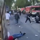 Captura de video que muestra el momento después de un atropello masivo contra una multitud que asistía a un festival callejero en la ciudad de Vancouver, en el extremo oeste de Canadá, en el que Varias personas murieron y otras resultaron heridas. EFE/JC Janiola -SOLO USO EDITORIAL/SOLO DISPONIBLE PARA ILUSTRAR LA NOTICIA QUE ACOMPAÑA (CRÉDITO OBLIGATORIO)-
