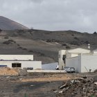 Cierre del centro de acogida de menores migrantes en Lanzarote por mala gestión y malas condiciones.