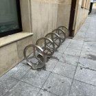 Los nuevos aparcabicletas en Astorga.