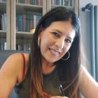 Julia Morán, en su despacho, primera catedrática de Agrícolas.