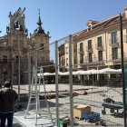 Montaje de pistas en la plaza Mayor de Astorga.