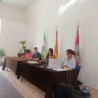 La presidenta de Acom, junto con el alcalde de Villablino.