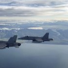 Dos F18 españoles en vuelo sobre Islandia en una operación de policías de la Otan.