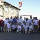 Foto de familia de los participantes en la fiesta.