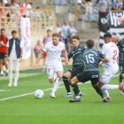 Iván Calero, con el dorsal 17 en el pantalón, fue expulsado en el minuto 87 de partido con cartulina roja directa.