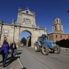Arco perteneciente al monasterio de San Benito en Sahagún.