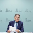 El consejero de Economía y Hacienda y portavoz, Carlos Fernández Carriedo, comparece en rueda de prensa posterior al Consejo de Gobierno de la Junta de Castilla y León.