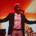 El artista internacional, Carlos Baute, anoche en la II Gala del Comercio de Ponferrada.