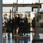 Pasajeros en el Aeropuerto de León.