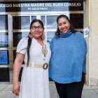 Mari Luz Canaquiri Murayari y Rita Ruck Riera, a la puerta del colegio de los Agustinos.