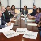 Joaquín S. Torné, (director de Diario de León), Alejandro Hidalgo (Caja Rural), Roberto Vidal (Xeridia), Nuria González (ULE), Adriana Ulibarri (presidenta de Diario de León), Luis E. Ortega (vicecon. Transformación Digital) Mª José Gutiérrez (Telefónica) y Silvia Herrero (Iberdola) El neurocirujano Antonio Mostaza, premio Innova Diario de León 2025