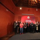 Los homenajeados, empresarios, Cofradía del Botillo y Luis del Olmo en el acto de anoche en el Castillo de Ponferrada.