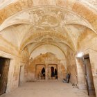 La sacristía con sus bóvedas y arcos, tras la limpieza realizada en mayo, está lista para ser restaurada.