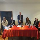  De pie, el diputado provincial de Derechos Sociales, Francisco Javier Álvarez.